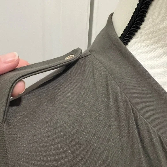 Ann Taylor Olive green ruched front | Wrap style size M - Picture 4 of 9